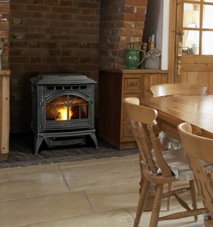 Quadrafire: Castile Cast Iron Pellet Stove