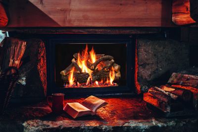 Grand Canyon: Arizona Weathered Oak Charred Gas Logs 18in